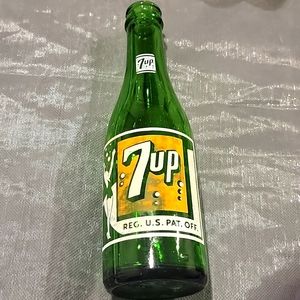 🍃 7-UP bottle 7 oz